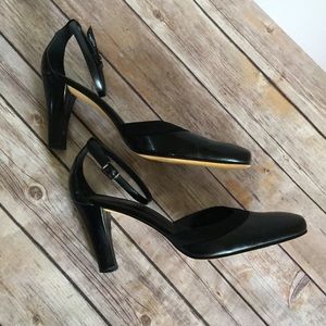 AK Anne Klein black pump heels 8m 3 inch heel